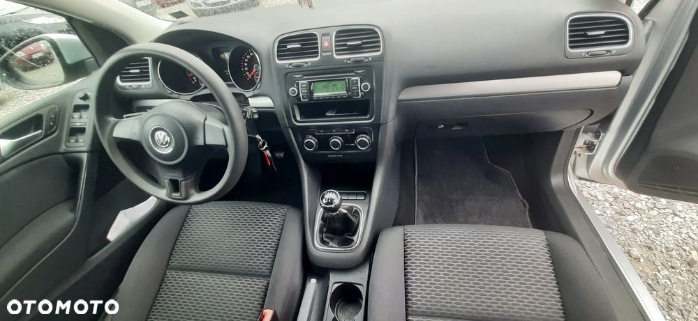 Volkswagen Golf - 6
