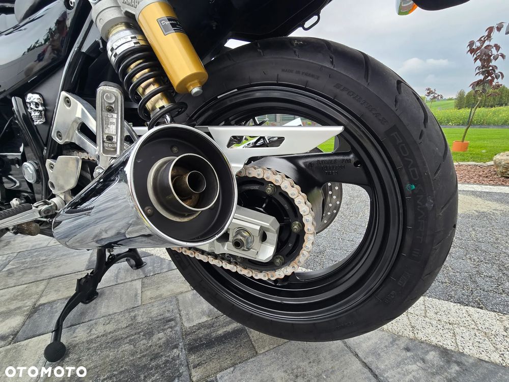 Yamaha XJR - 11