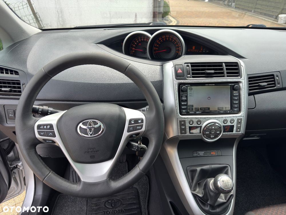 Toyota Verso - 36