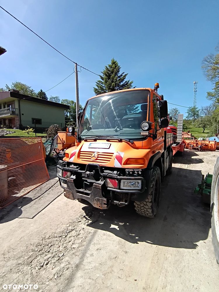 Mercedes-Benz Unimog  u300 405/10 - 1