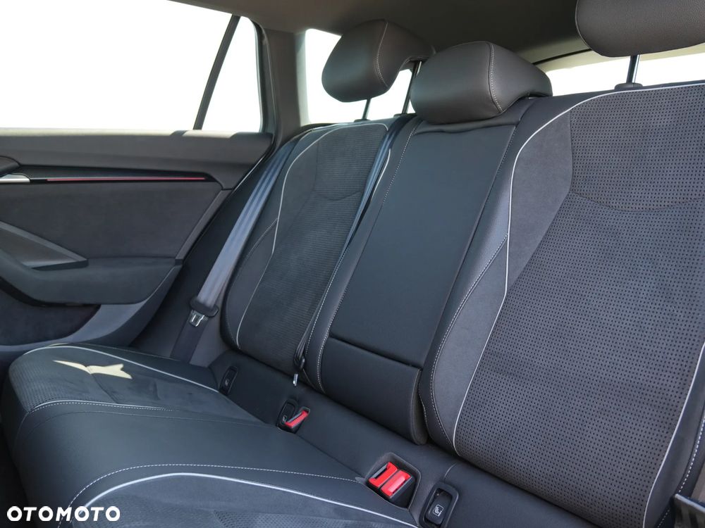 Skoda Superb 2.0 TSI Sportline DSG - 36