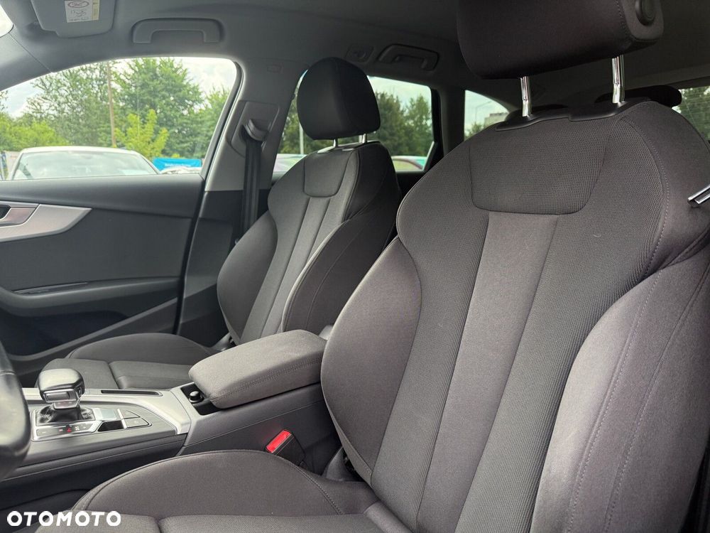 Audi A4 Avant 45 TFSI S tronic - 12