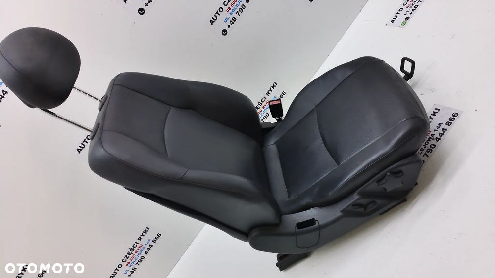 Mercedes C Klasa W203 Siedzenia Fotele Przód Skóra Czarna - 14