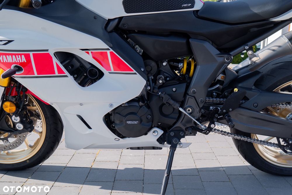 Yamaha R7 - 29