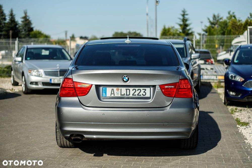 BMW Seria 3 318i Edition Sport - 8