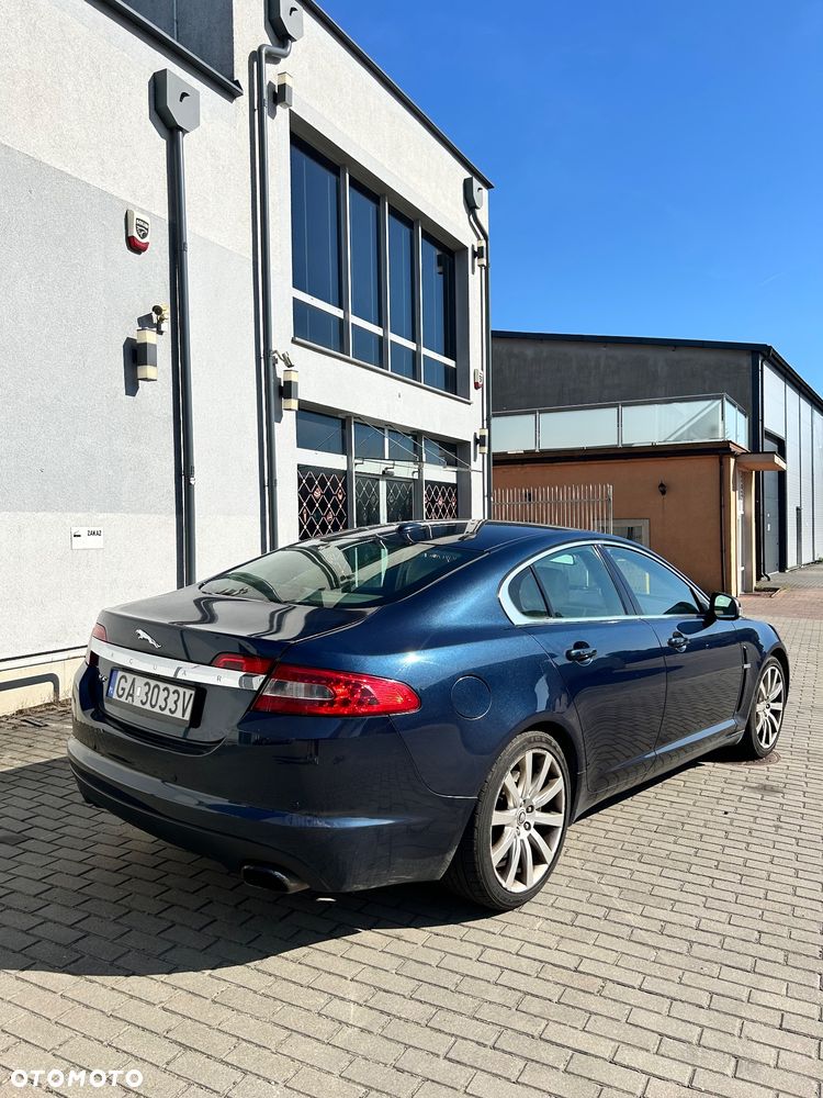 Jaguar XF 2.7 V6 D Luxury - 3