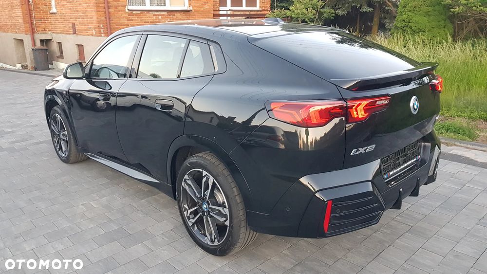BMW iX2 - 4