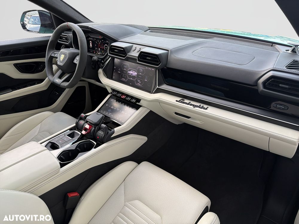Lamborghini URUS - 4