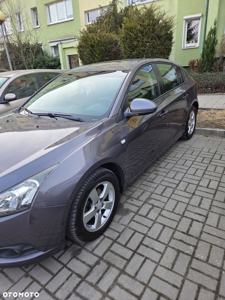 Chevrolet Cruze 1.6 LT - 8