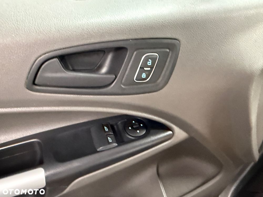 Ford Transit Connect - 18