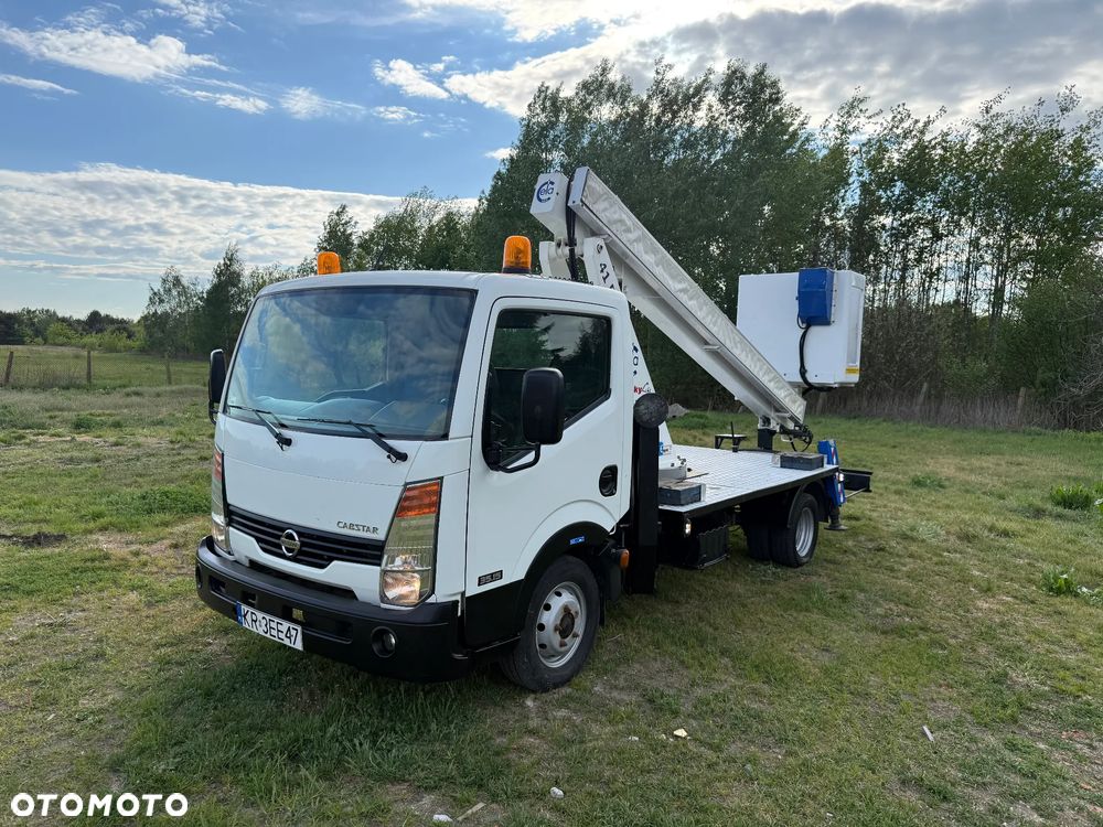 Nissan CABSTAR - 1