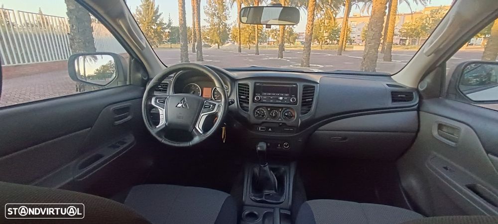 Mitsubishi L200 2.4 DI-D CD Invite 2WD - 23