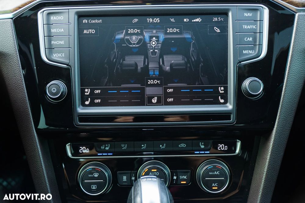 Volkswagen Passat - 21