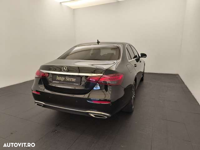 Mercedes-Benz E - 5