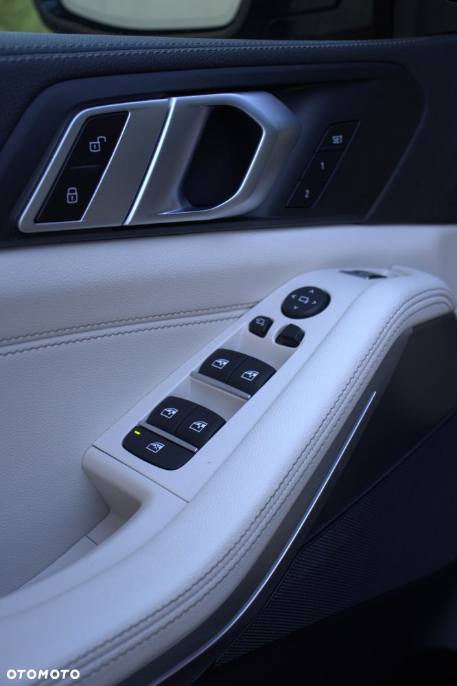 BMW X5 xDrive30d mHEV - 19