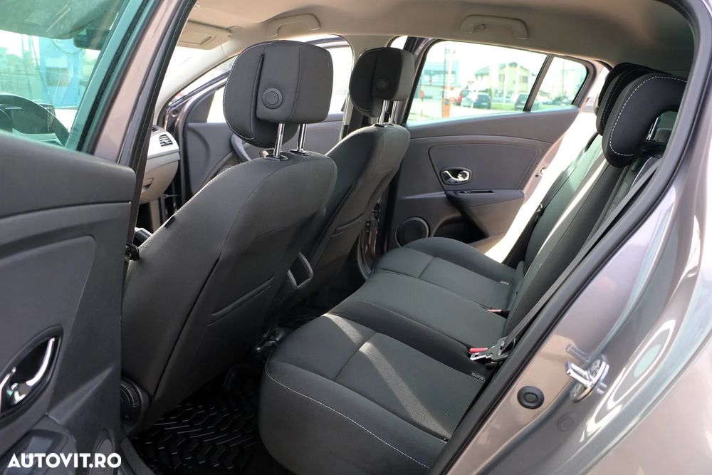 Renault Megane dCi 110 FAP Paris Business - 16