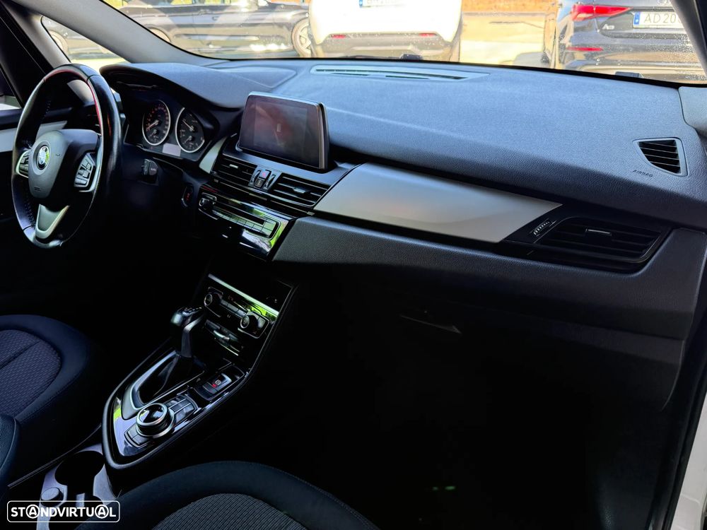 BMW 216 Active Tourer d Aut. Advantage - 24
