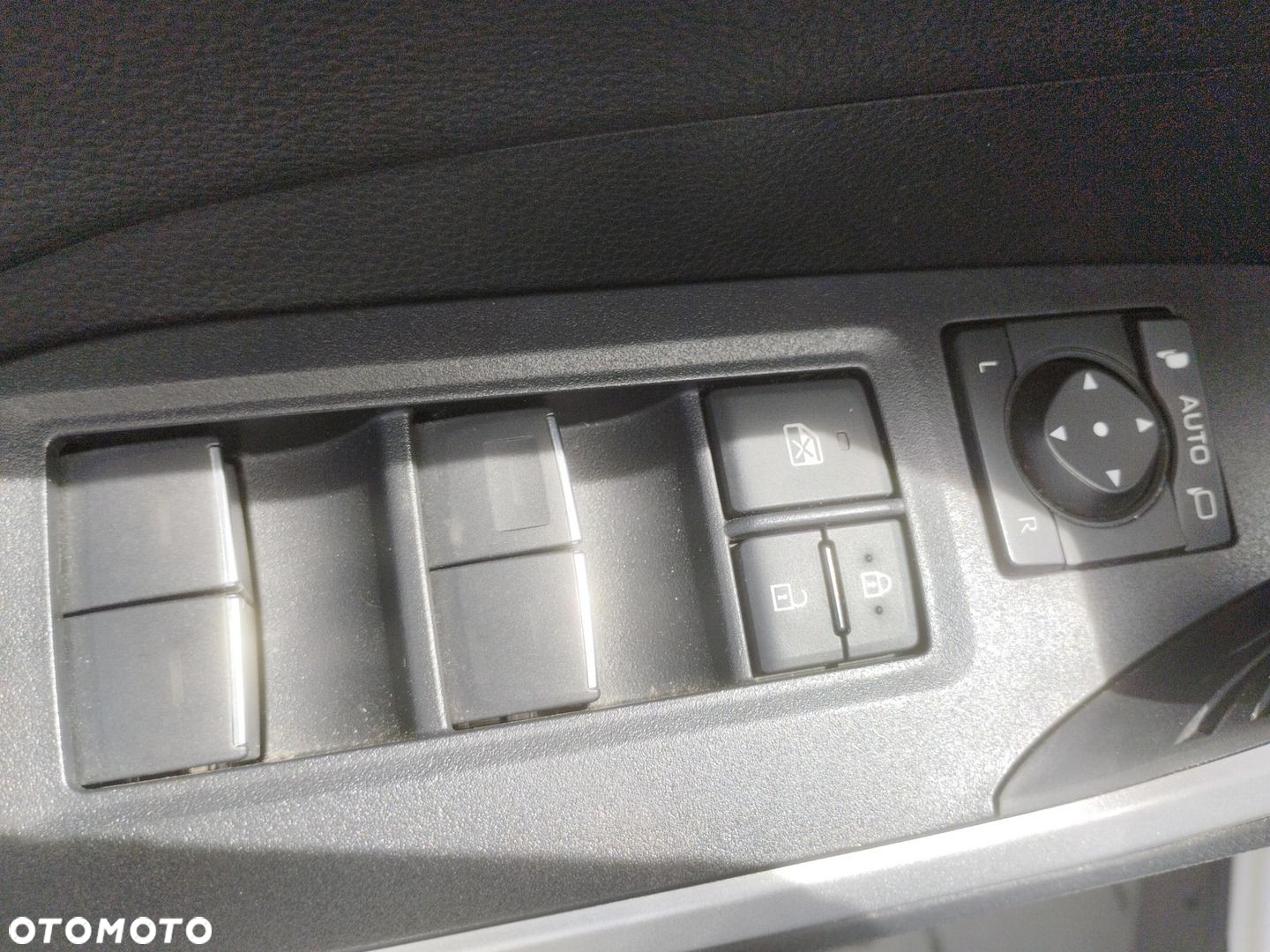 Toyota RAV4 - 23