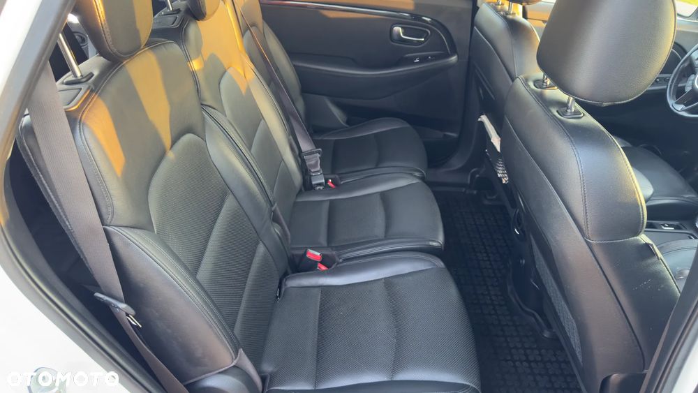 Kia Carens 1.7 CRDi XL 7os - 13