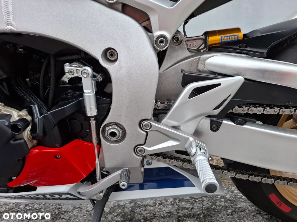 Honda CBR - 35