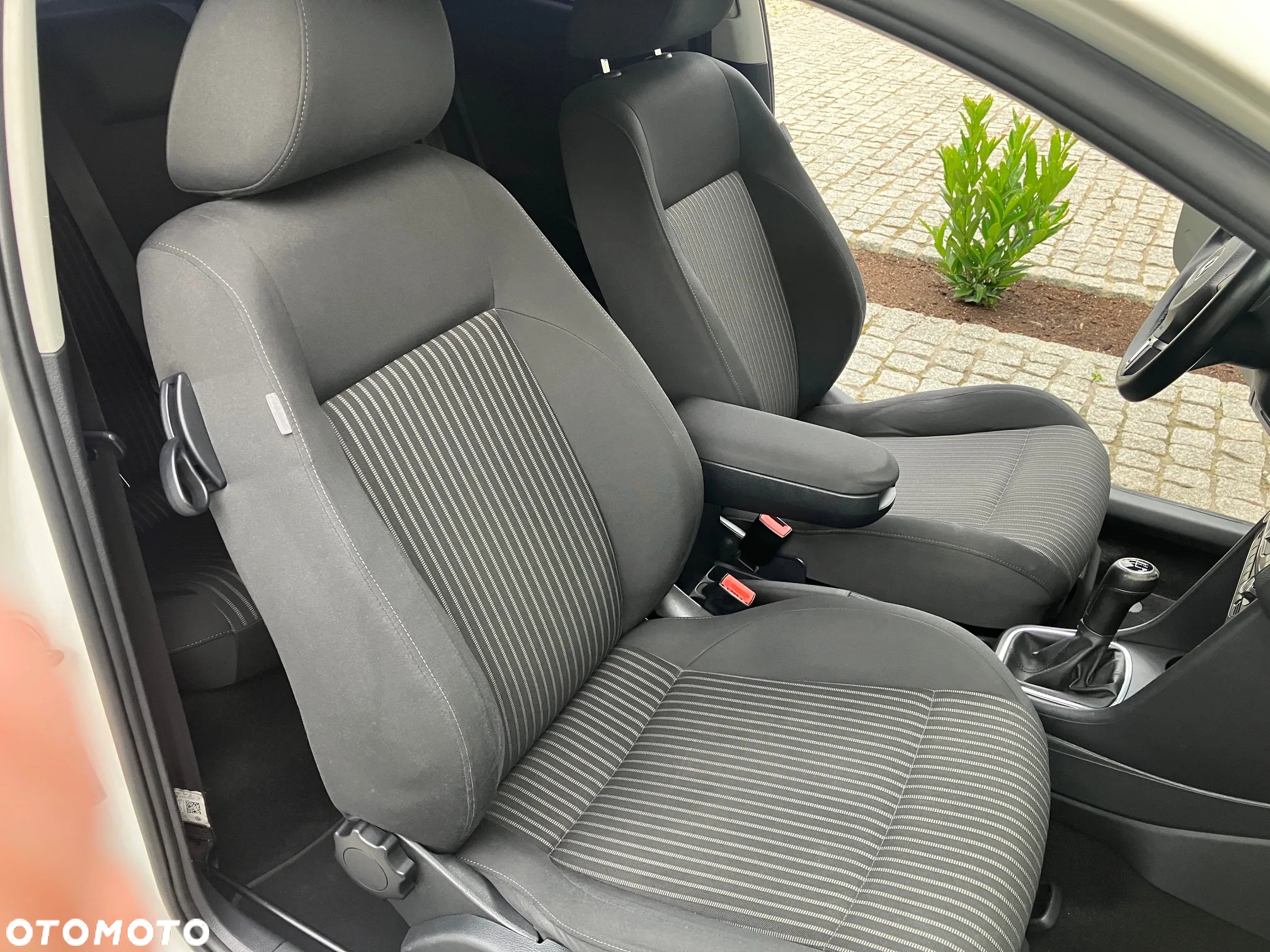 Volkswagen Polo 1.6 TDI DPF Comfortline - 24