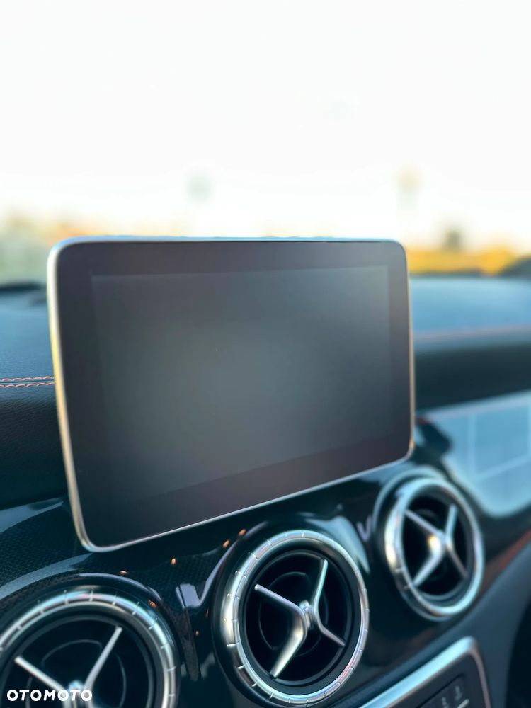 Mercedes-Benz CLA AMG 45 4-Matic - 33