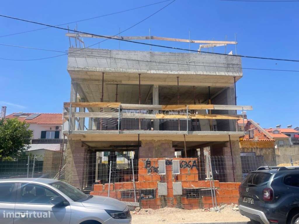 Moradia geminada T3 - Triplex | Garagem-box | Terraço - Grande imagem: 4/18