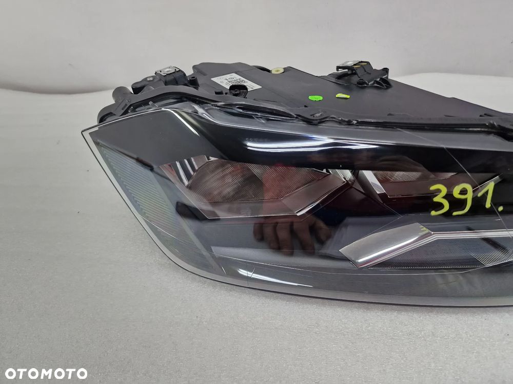 VW POLO VI 6 2G0 17- PRAWA LAMPA ZWYKŁA PRZEDNIA PRZÓD , NR 2G1941006 , NR AUKCJI LA391 - 3