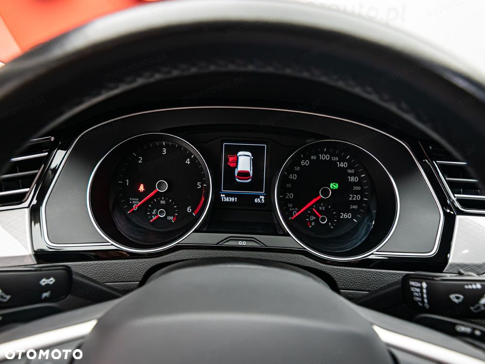 Volkswagen Passat - 15