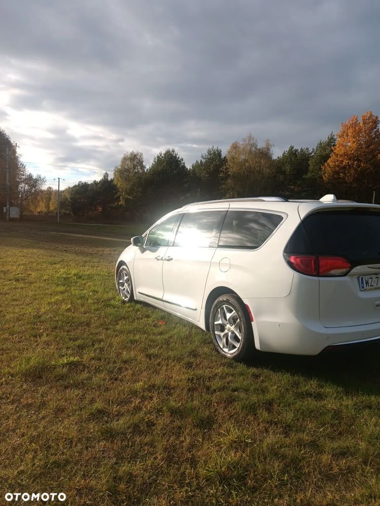 Chrysler Pacifica - 6