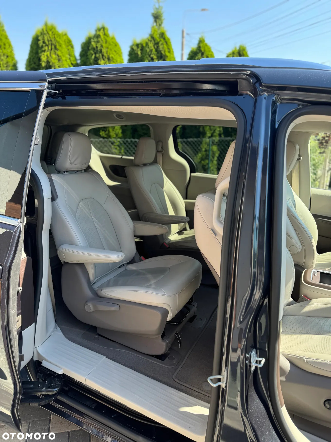 Chrysler Pacifica - 6