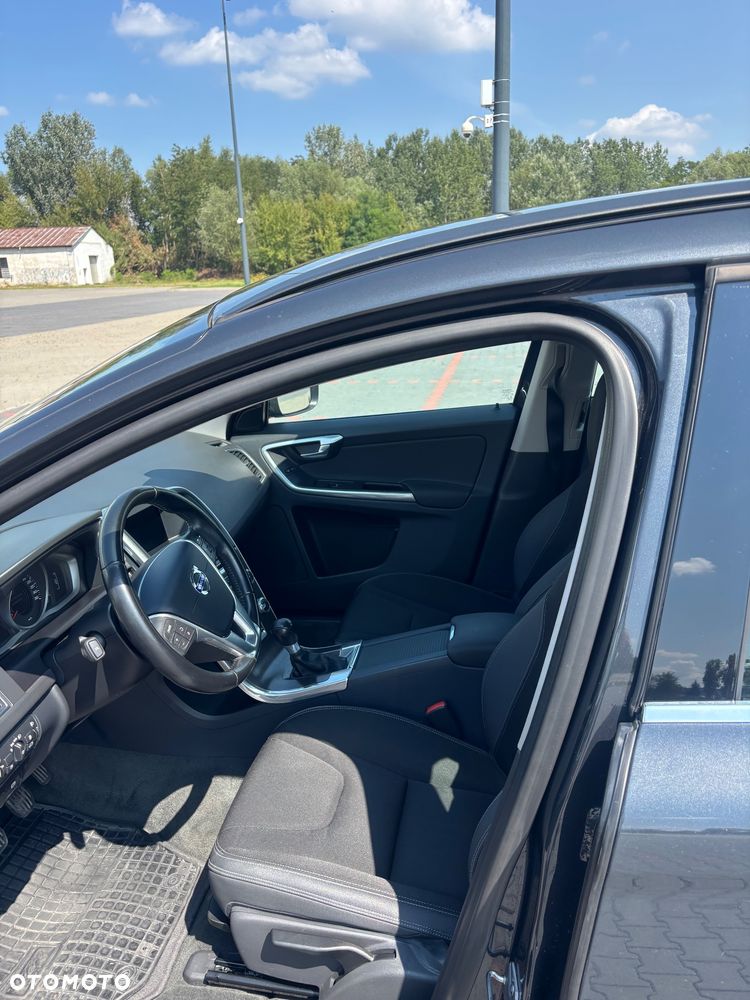 Volvo XC 60 D4 AWD Momentum - 5