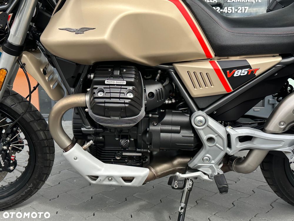 Moto Guzzi V85 - 32