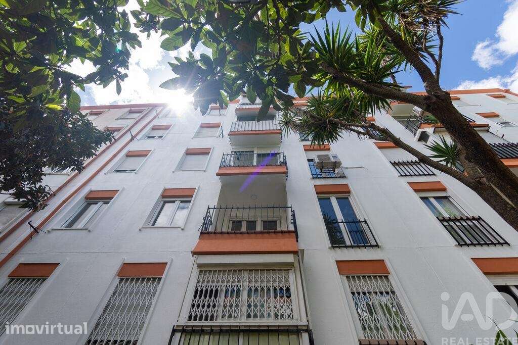 Apartamento T3 em Santo António dos Cavaleiros e Frielas - Grande imagem: 2/24