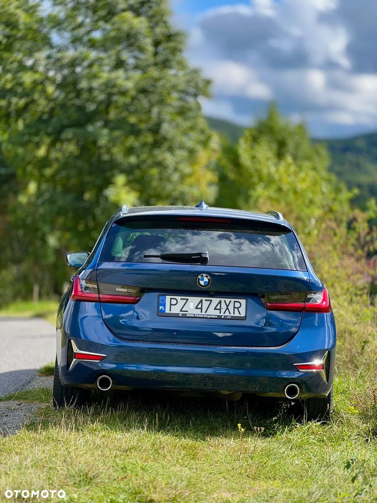 BMW Seria 3 320d xDrive Luxury Line sport - 3