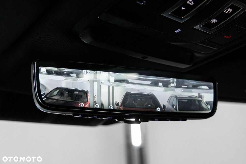 Land Rover Defender - 31