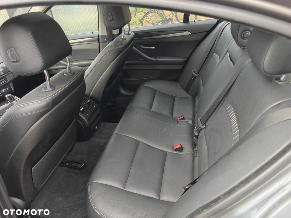 BMW Seria 5 535i xDrive Luxury Line - 9