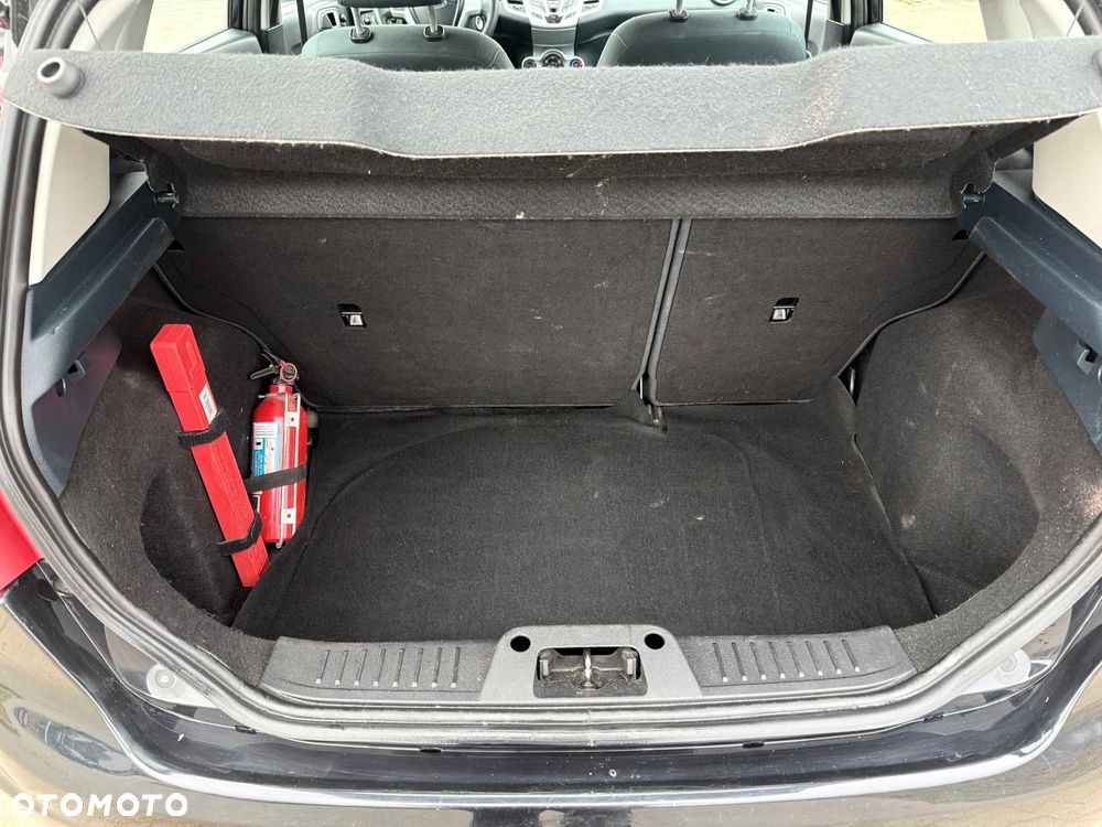 Ford Fiesta 1.25 Celebration - 25