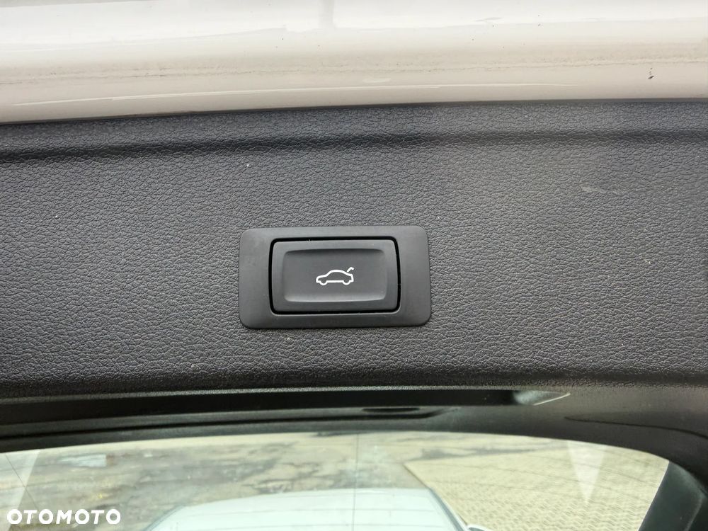 Audi A4 Avant 2.0 TDI S tronic quattro sport - 37