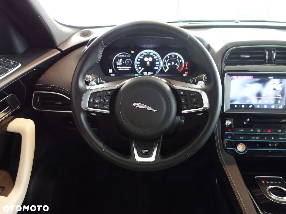 Jaguar F-Pace 2.0 i4P AWD R-Sport - 15