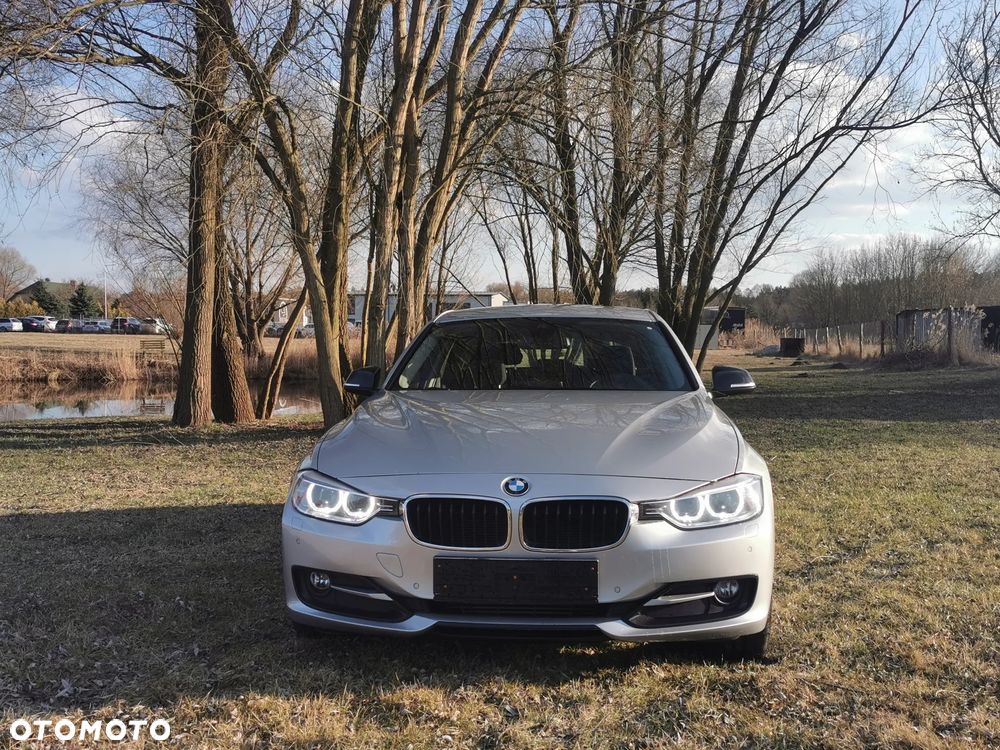 BMW Seria 3 320d xDrive - 2
