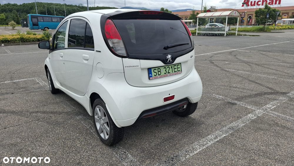 Peugeot iOn Active - 8