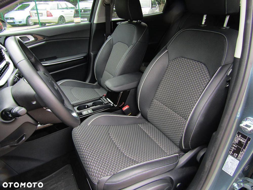 Kia XCeed 1.5 T-GDI Business Line DCT - 17