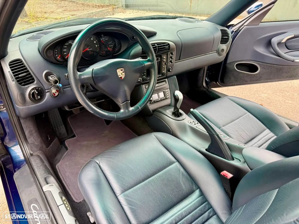 Porsche 911 (996) Carrera 4 Coupé - 11