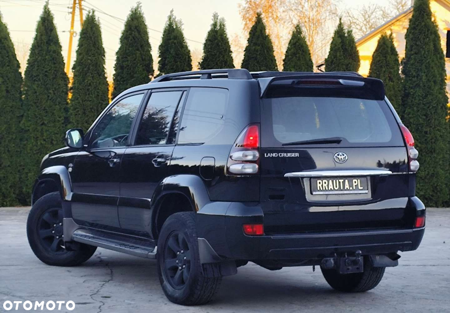 Toyota Land Cruiser - 35