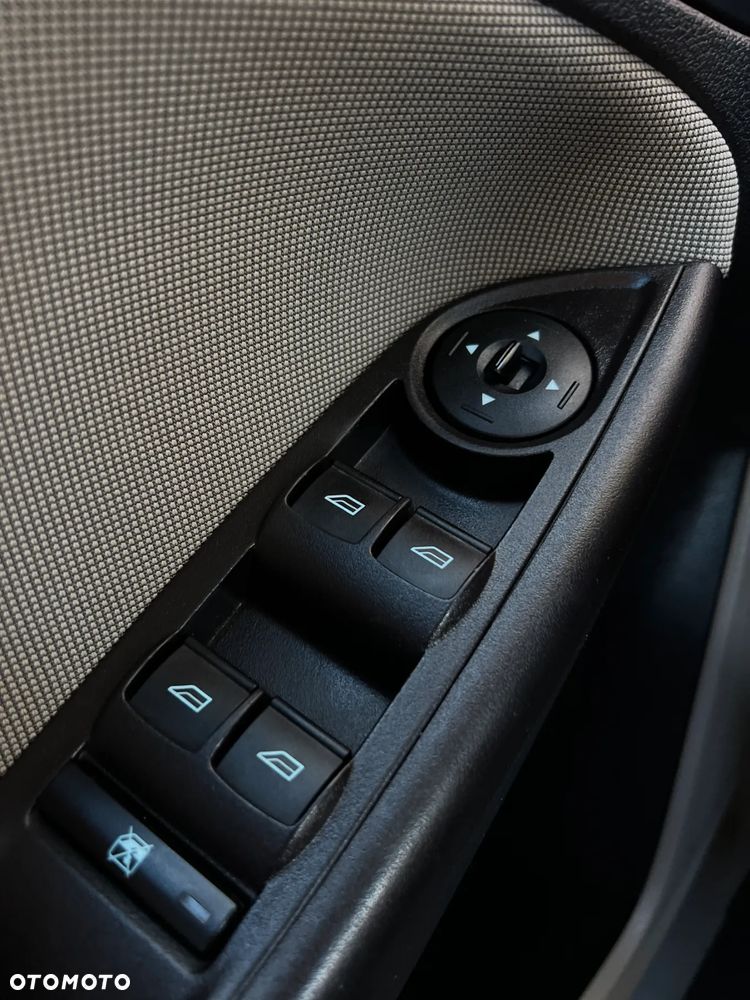 Ford Focus - 25