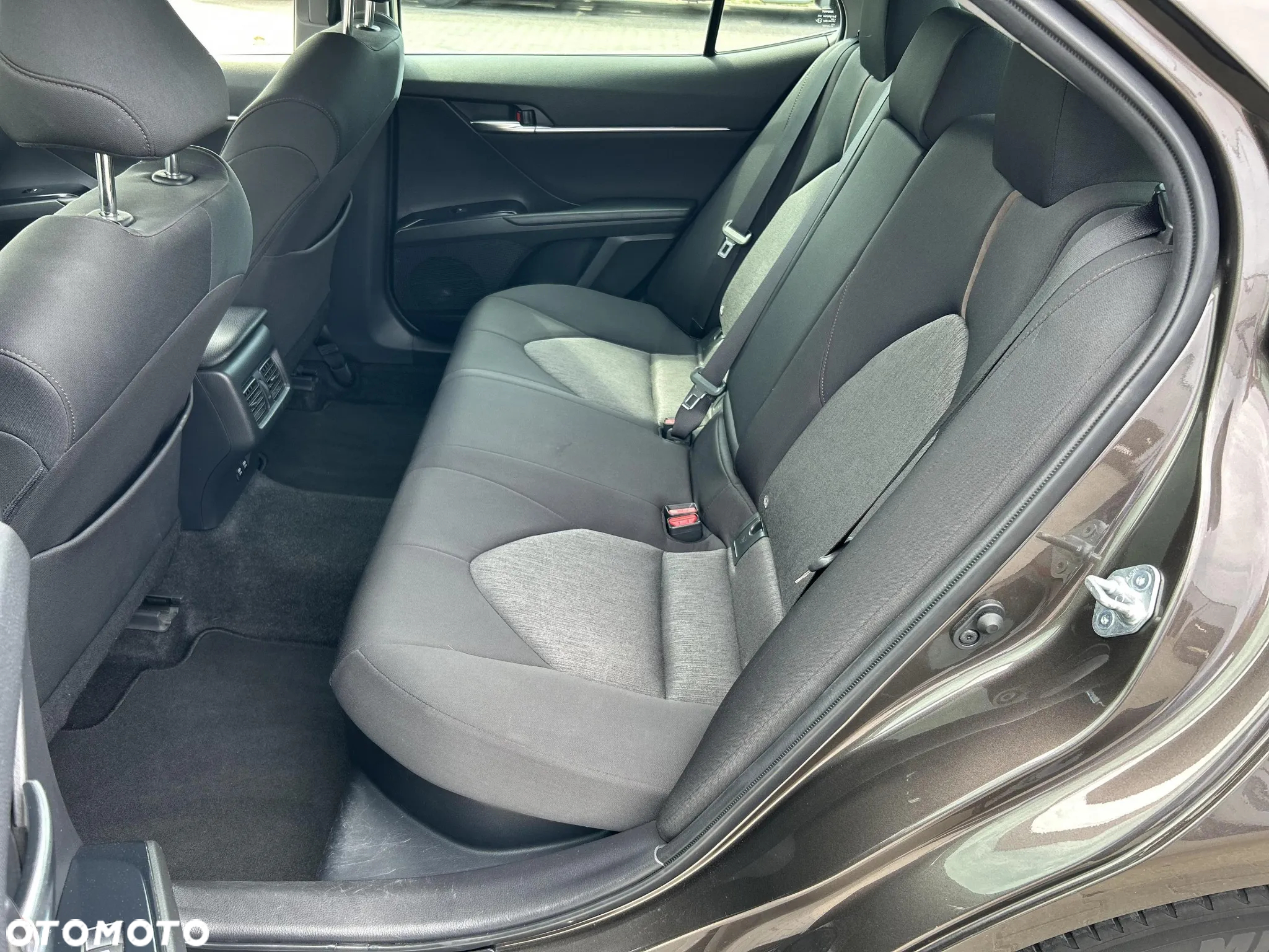 Toyota Camry 2.5 Hybrid Comfort CVT - 23