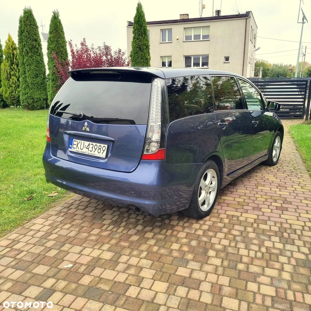 Mitsubishi Grandis 2.4 Intense - 6