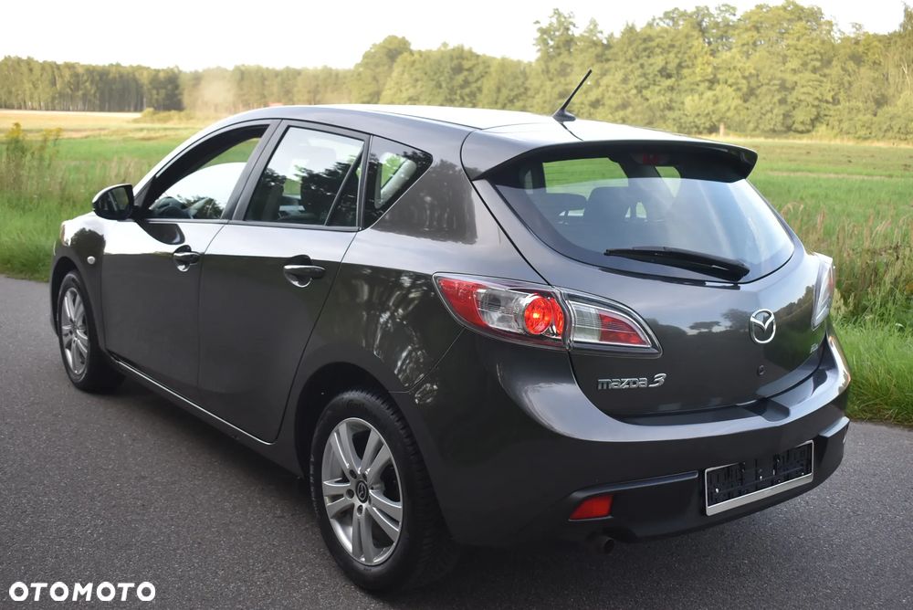 Mazda 3 1.6 Active + - 9