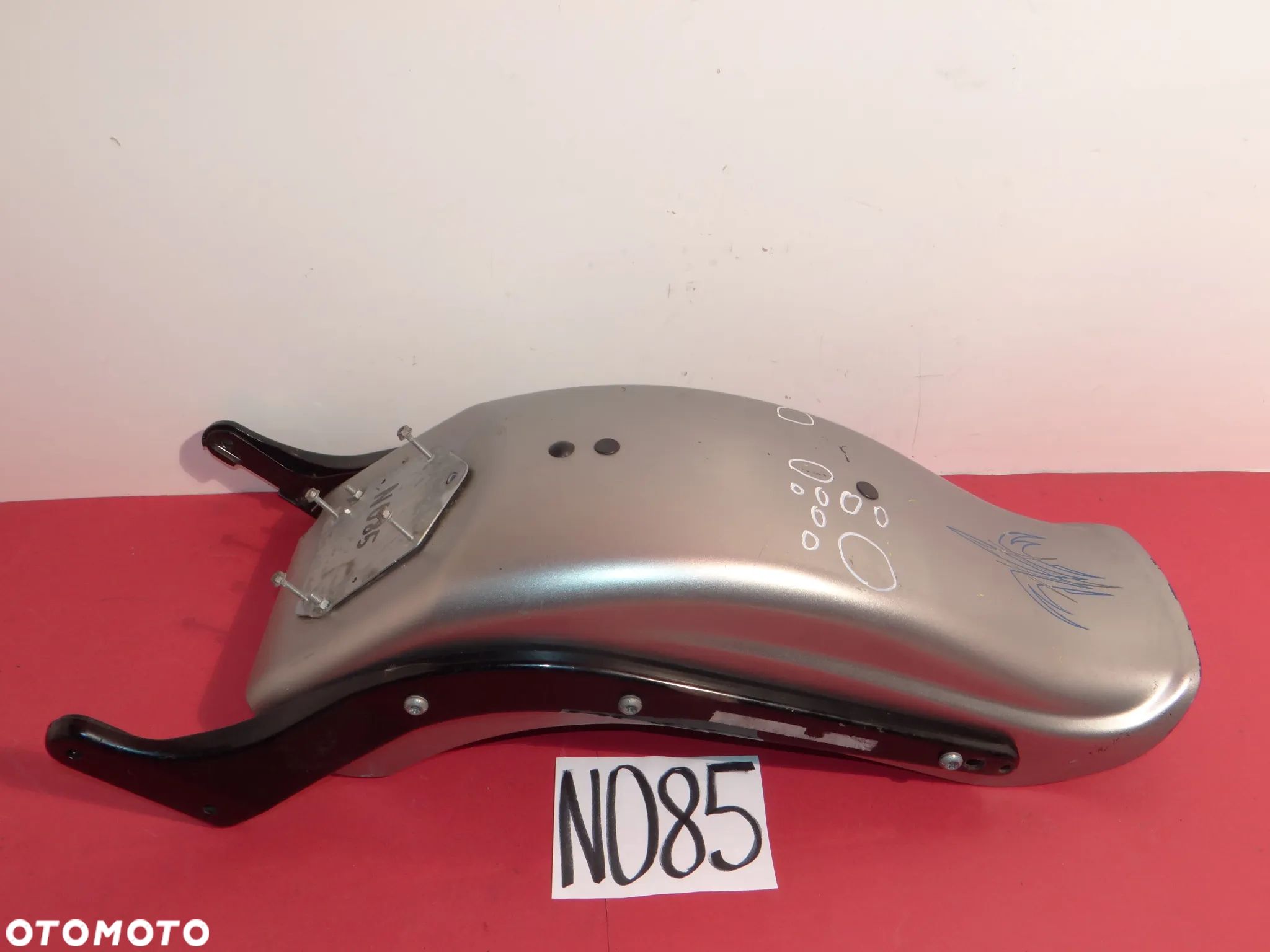 HARLEY SOFTAIL FXSTC CROSS BONES FLSTSB BŁOTNIK TYŁ LAMPA LISTWY SZABLE BŁOTNIKA SZEROKOŚĆ KOŁA TYŁ 200. N085 - 1